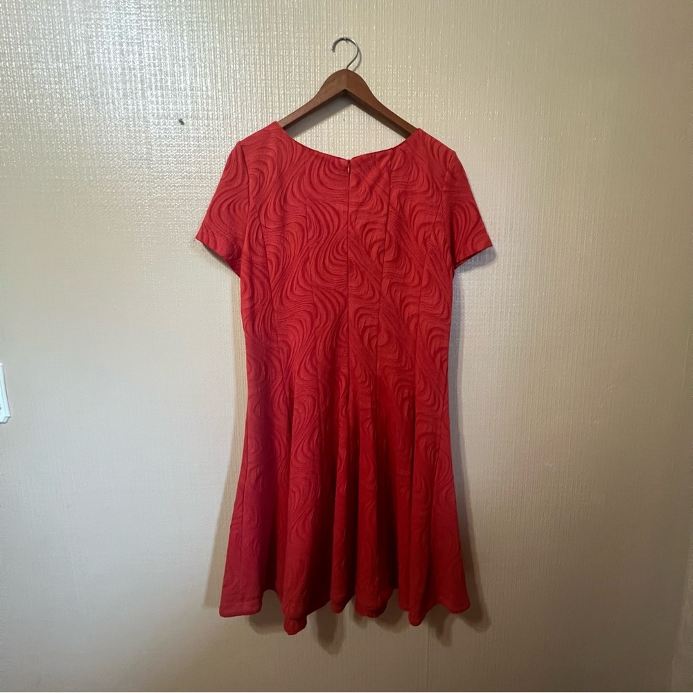 Elegant Orange Red Swirl Dress - Picture 3 of 3